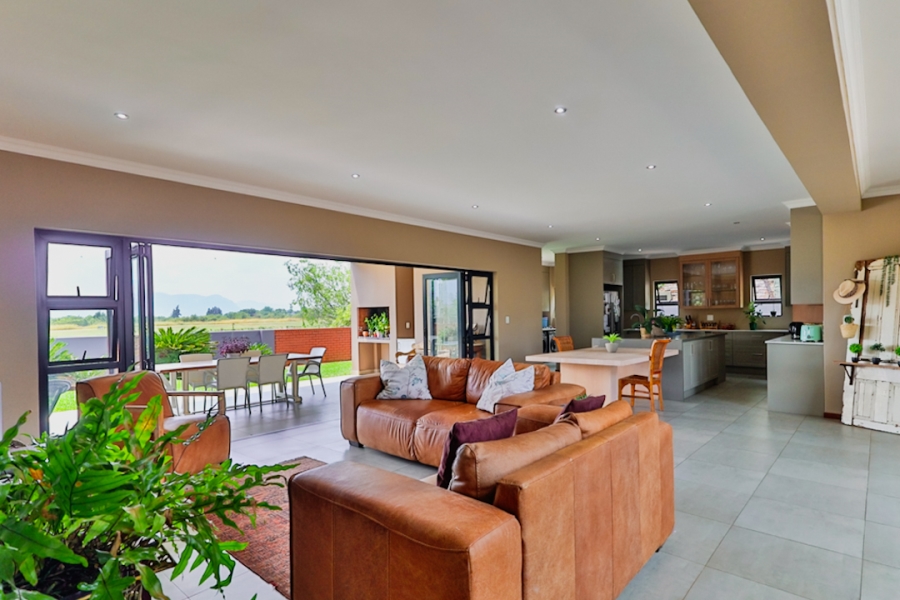 4 Bedroom Property for Sale in The Coves North West